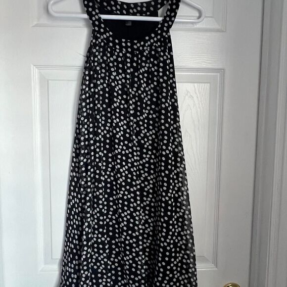 Dresses & Skirts - Black and white polka dot dress with baloon bottom Size S